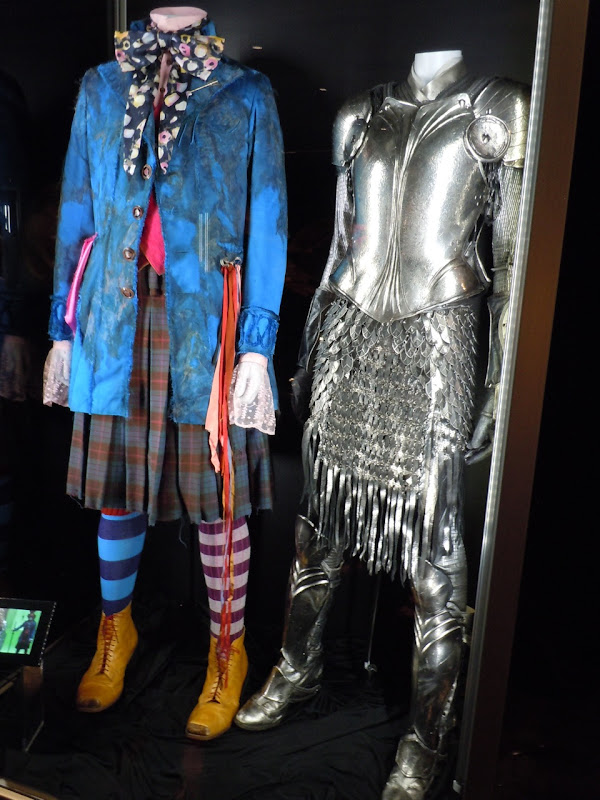 Alice in Wonderland battle costumes