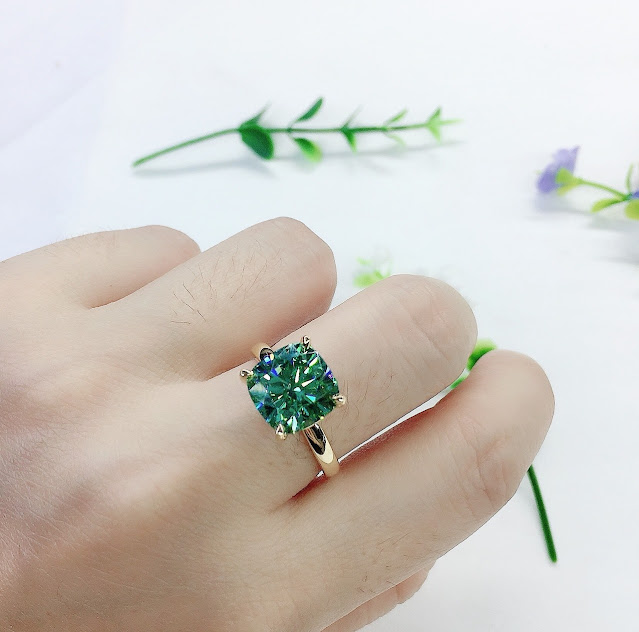 Trang sức Moissanite xanh quyến rũ