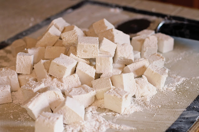 Homemade Vanilla Bean Marshmallows for Hot Chocolate