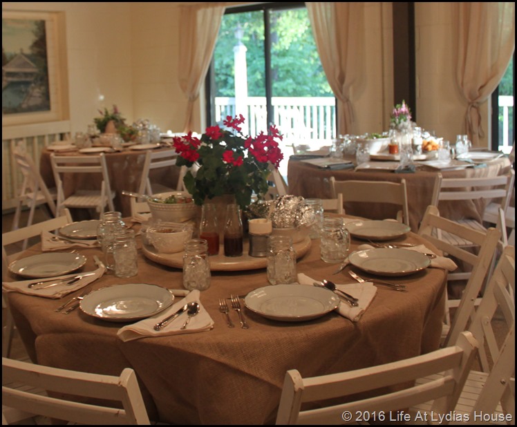 lazy susan on table 1