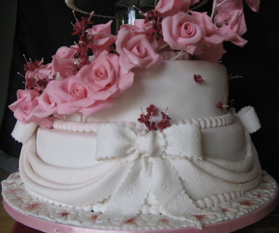Site Blogspot  High  Wedding Gifts on This Threetier Wedding Cake Was Made During The Last Week Of August