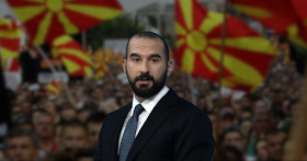 BOMBA για τον ΤΖΑΝΑΚΟΠΟΥΛΟ! Διαδήλωνε στα Σκόπια υπέρ της «Μακεδονίας» (ΦΩΤΟ)