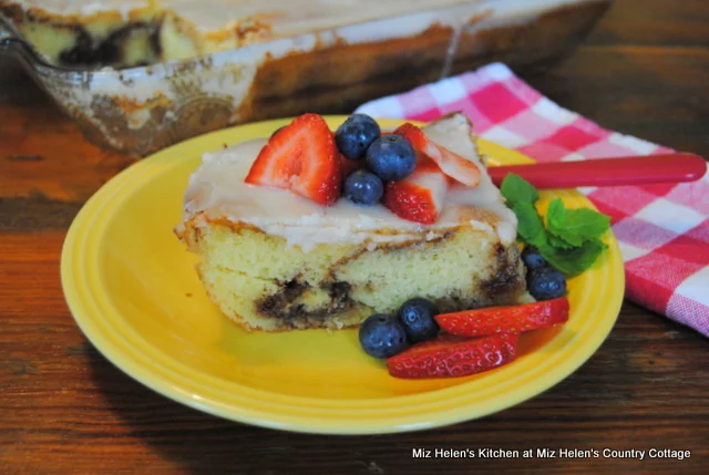 Honey Bun Cake at Miz Helen's Country Cottage