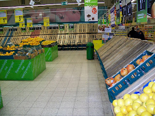 Poland, Warsaw, Warszawa, Tesco, shopping, supermaket, hypermarket, empty shelves, Easter, Wielkanoc