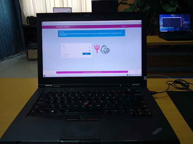 sewa laptop padang