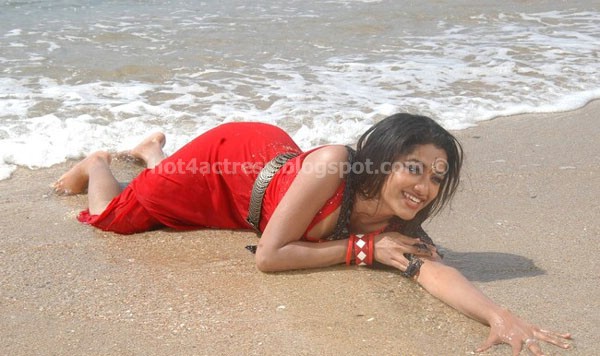 MAMATHA MOHANDAS hot spicy pics