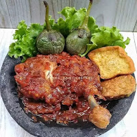 Yuk, simak 5 resep ayam penyet pilihan sang bunda.