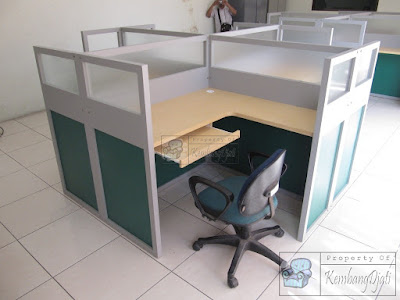 Meja Partisi Kantor Yang Bagus + Furniture Semarang ( Meja Sekat Kantor )