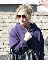 Jessica Simpson Covers Up And Disappoints