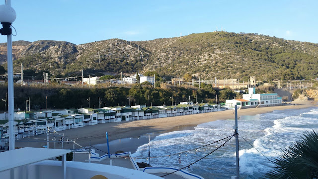 Que ver cerca de Barcelona, Bodegas Güell, Gaudí, Garraf, costas del Garraf,