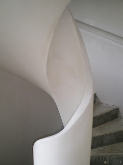 Escalier en plâtre sur mesure réalisé par JIPSS