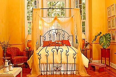  Canopy Beds