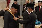 Gubernur Olly Dondokambey Dianugerahi Tanda Kehormatan Bintang Jasa Utama oleh Presiden RI Joko Widodo 