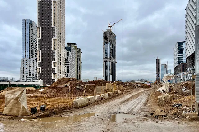 Мосфильмовская улица, улица Василия Ланового, жилой комплекс «Огни», строящийся жилой комплекс «Событие», строящийся жилой комплекс Level Мичуринский