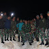  Sinergitas TNI - Polri, Bersama BPBD Garut Secara Manual Padamkan Api di Puncak Gunung Papandayan 