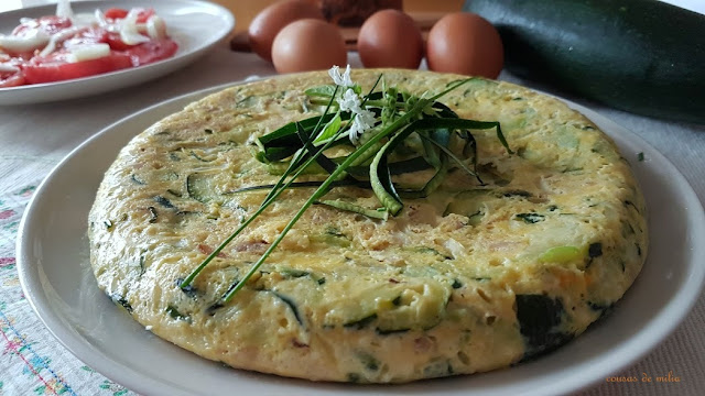 Tortilla de calabacín y atún en microondas