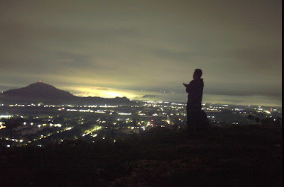 Susana Malam Hari Bukit Banyon Trengalek 