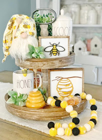 Brandi Raae: Farmhouse Style Honey Bee Decor