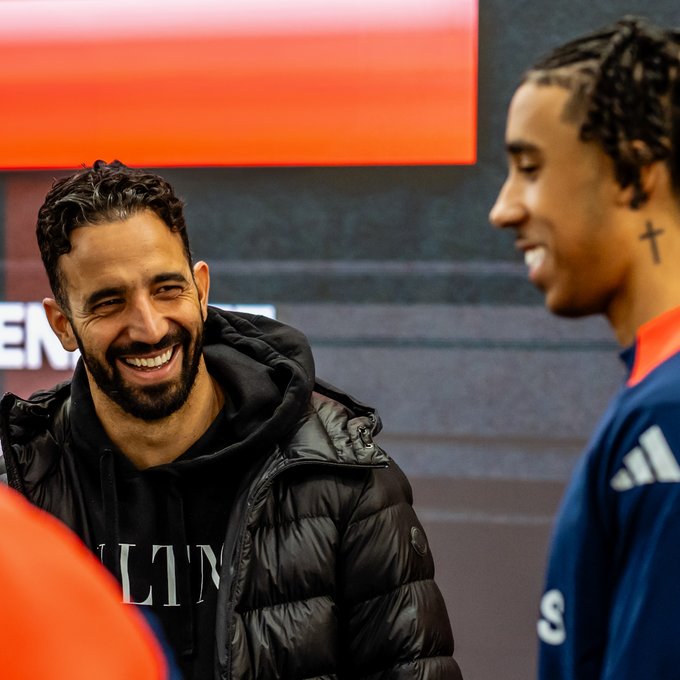 Manchester United new manager, Ruben Amorim, meet Reds players for the first time