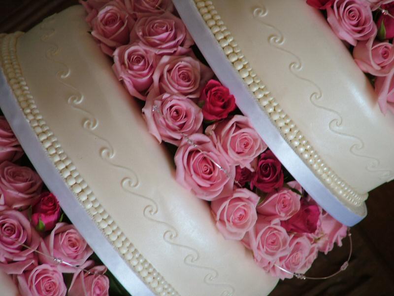 hot pink wedding cakes