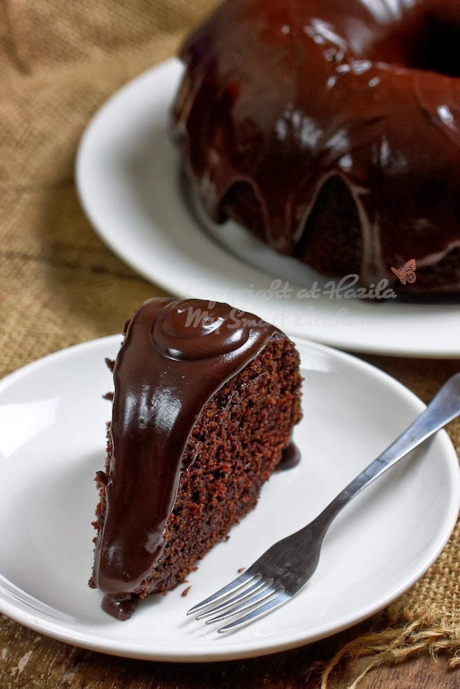 chocolate moist cake with ganache 4