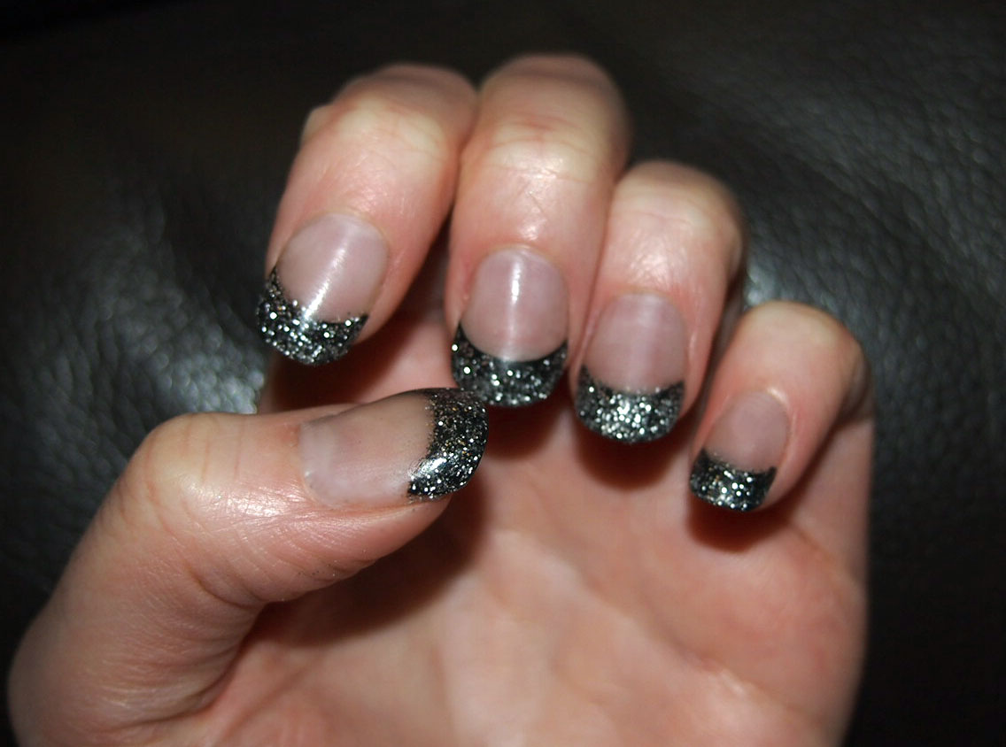 Make Up by Diana: Black Glitter Acrylic Nail Tips