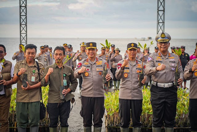 Selamatkan Bumi Dengan Penanaman Ribuan Mangrove.