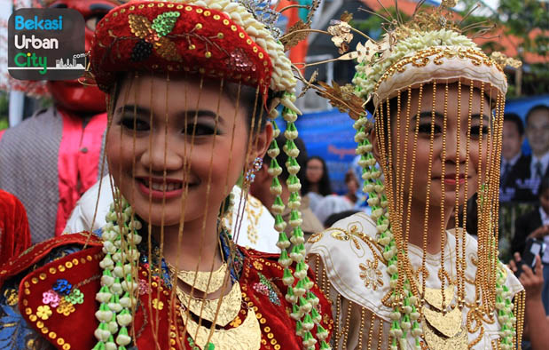 Baju Pengantin Adat Betawi DKI Jakarta