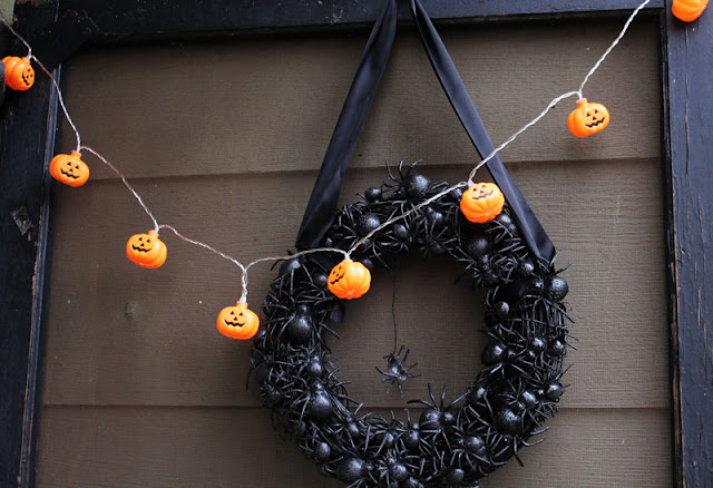 Fall and Halloween Front Porch Decorating- Itsy Bits And Pieces- Oriental Trading #sponsored