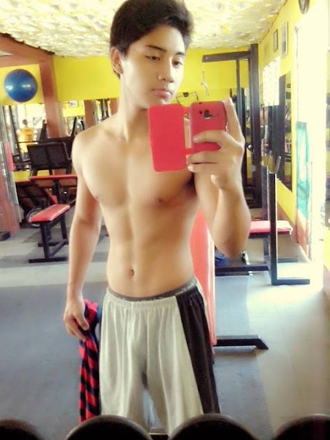 http://gayasiancollection.com/handsome-asian-boy-angelo-nabor/