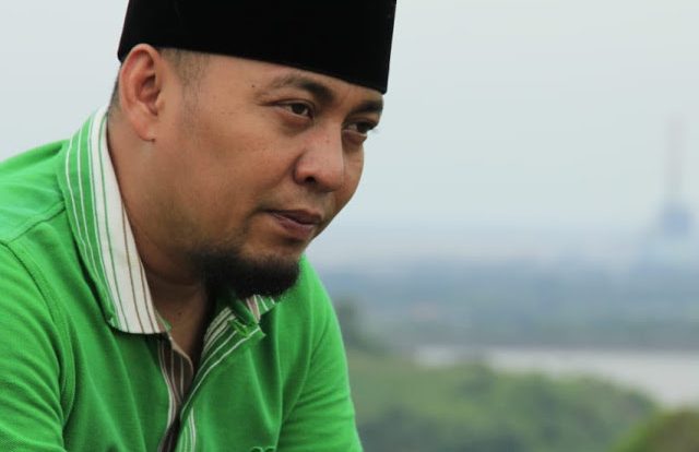 Bacaan Amalan Sholawat Ustadz Ujang Bustomi untuk Halau Santet