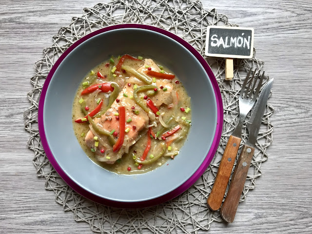 SALMÓN EN SALSA DE VERDURAS. Receta Fácil y Sana