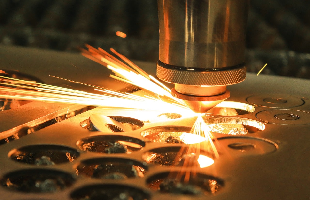 penerapan laser cutting dalam berbagai industri