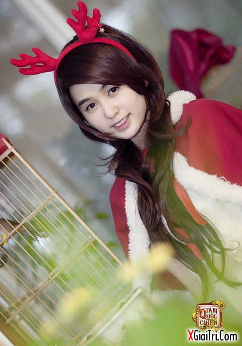 Giáng sinh ấm áp với hotgirl