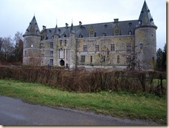 Fallais, Kasteelstraat: Kasteel van Fallais (zie http://www.castles.nl/eur/be/fa/fa.html)