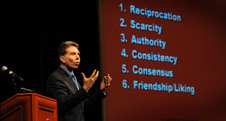 6-tecnicas-persuasion-robert-cialdini-lidervendedor