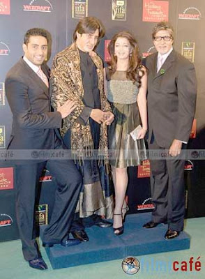 Aishwarya Rai, Abhishek Bachchan and Amitabh Bachchan Cirque Du Soleil Show IIFA 2009 Photos