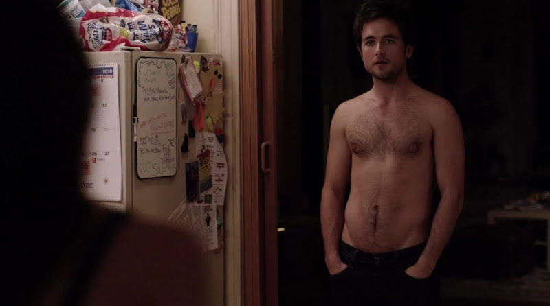 Justin Chatwin Shirtless on Shameless s1e01