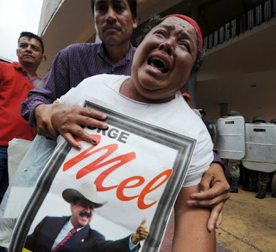 Mel Zelaya de presidente de república a vigilante fronterizo