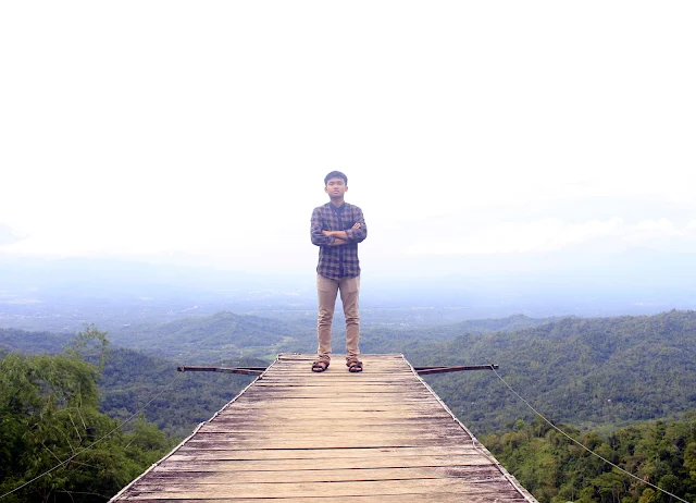 Panorama Yang Indah Dari Bukit Ngisis Kebun Teh Nglinggo Samigaluh