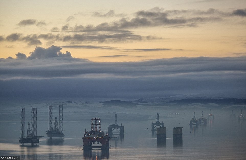 cromarty-firth-oil-rigs-7
