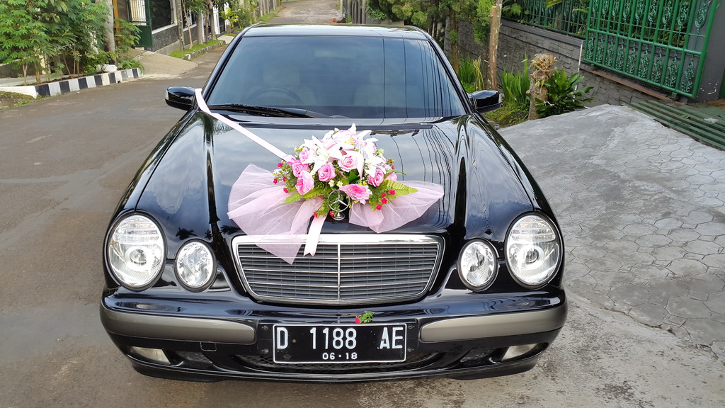 Contoh Rangkaian Bunga  Mobil  Pengantin  Jenis Sedan Bunga  