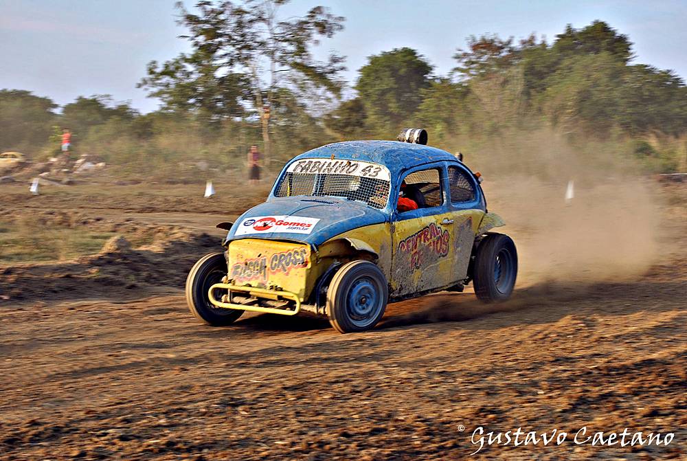 Fusca Cross Campos RJ Posted 27th July 2011 by Gustavo Caetano