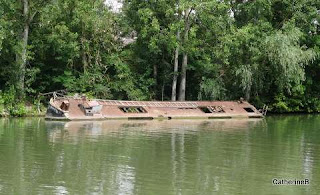 urbex-OIse-péniche-Albano-échouée-jpg