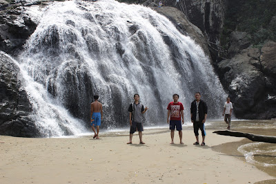 Pantai Banyu Anjlok - Pantai Bowele - Kab. Malang Selatan