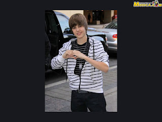 Black wallpaper of Justin Bieber