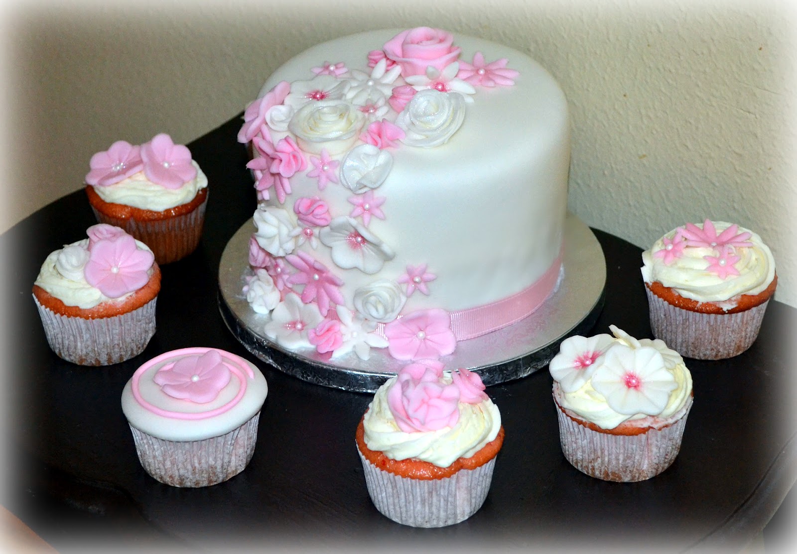 Target Cakes Bakery Baby Shower http://www.my-creativeway.com/2012/06 ...