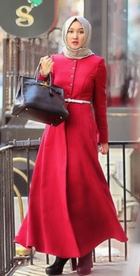 Contoh Padu Padan Baju Warna Merah Dengan Jilbab