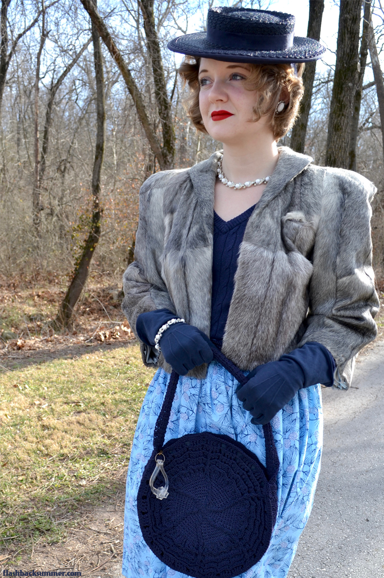 Flashback Summer: Winter Blues - 1940s vintage holiday outfit, fur jacket, tilt hat