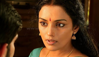 Swetha Menon masala hot sexy pic- Rathinirvedam romancing kiss images